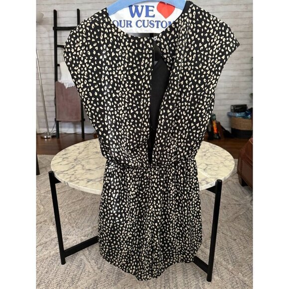 She + Sky Leopard Print Front Tie Detail Cap Sleeve Open Back Romper Size Small - Picture 2 of 7